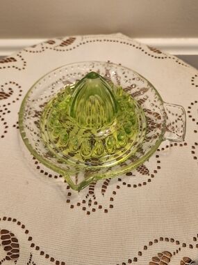 Vintage ARC France Green Glass Citrus Reamer/ Juicer